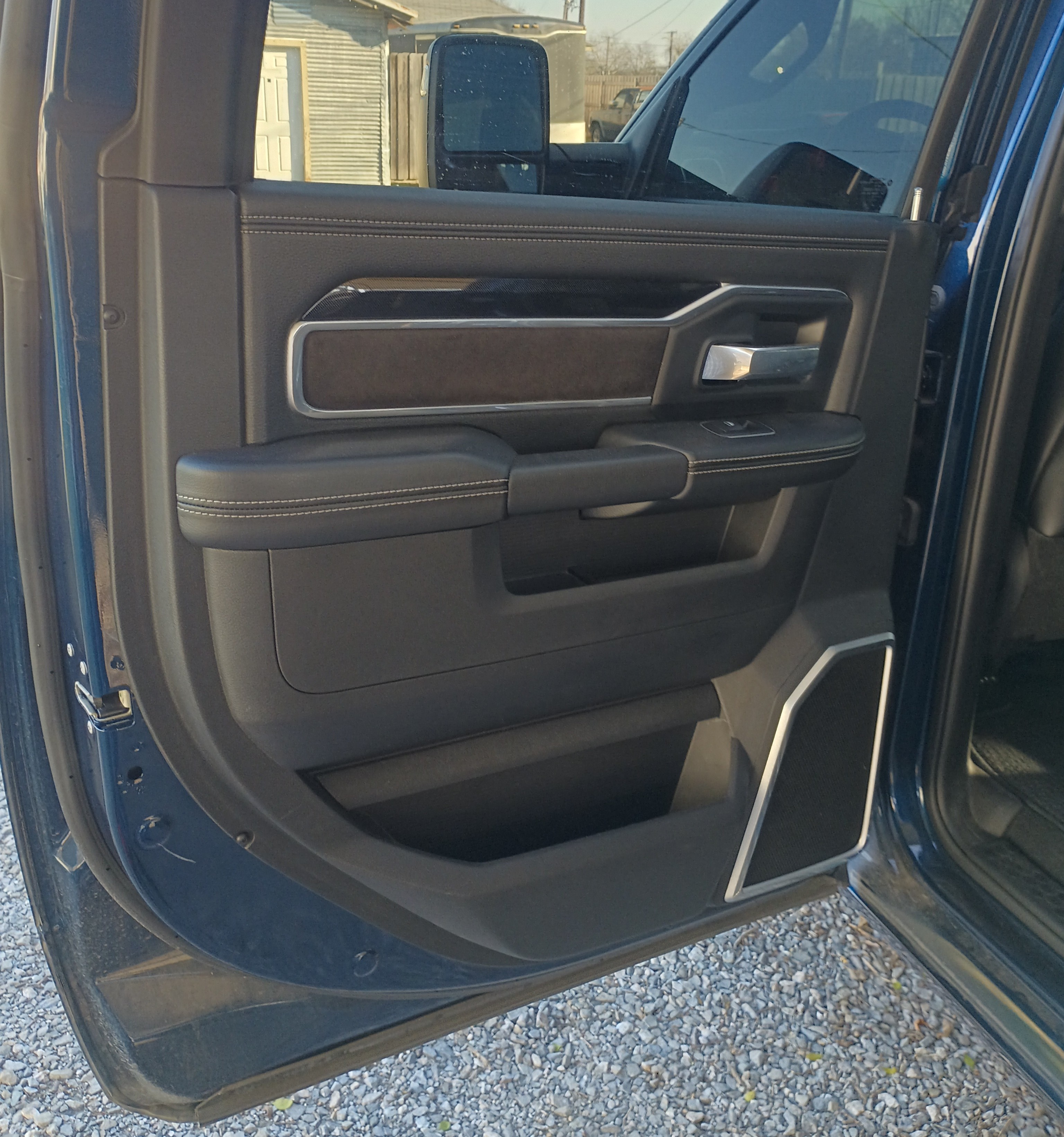 Used 2023 RAM 2500 Laramie w/ Night Edition AWD/4WD image 12