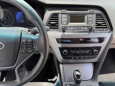 Used 2017 Hyundai Sonata SE FWD image 26