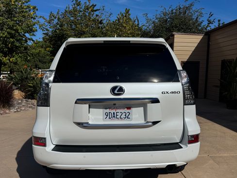 Used 2022 Lexus GX 460 Premium w/ Premium Package image 5