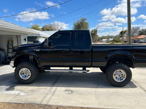 Used 2004 Ford F350 XLT image 5