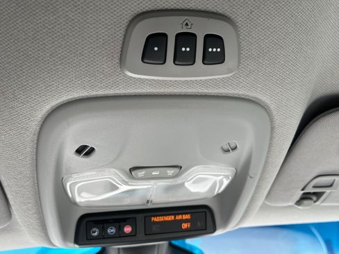 Used 2019 Chevrolet Bolt Premier w/ Infotainment Package image 13