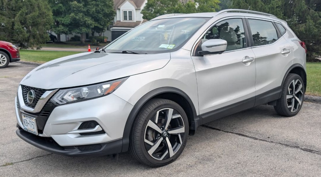 Used 2020 Nissan Rogue Sport SL AWD/4WD image 1