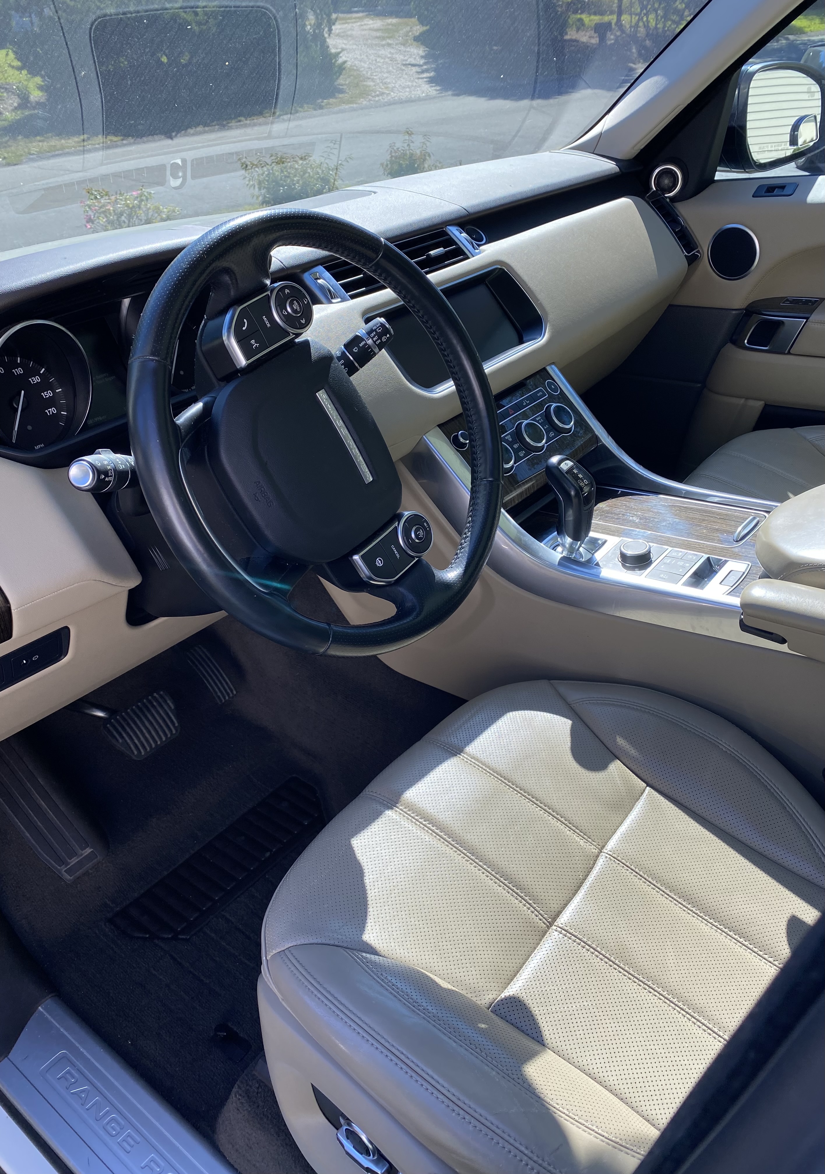 Used 2017 Land Rover Range Rover Sport HSE AWD/4WD image 16