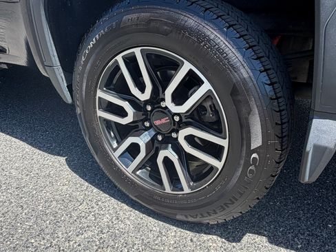 Used 2022 GMC Sierra 1500 AT4 w/ AT4 Premium Package AWD/4WD image 28