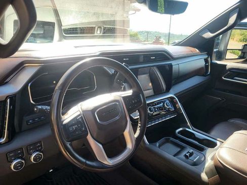 Used 2025 GMC Sierra 3500 Denali w/ Denali Reserve Package image 6