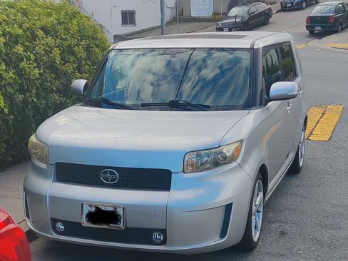 Used 2009 Scion xB image 4