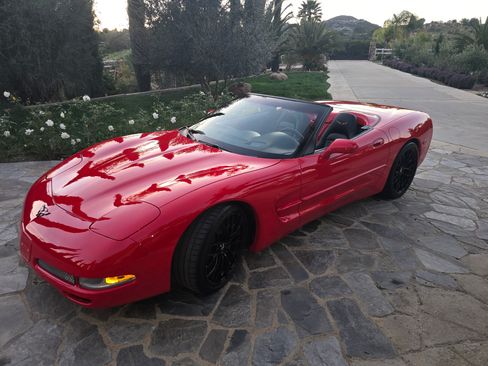 Used 2003 Chevrolet Corvette Convertible 2D w/ Preferred Equipment Group1 image 10