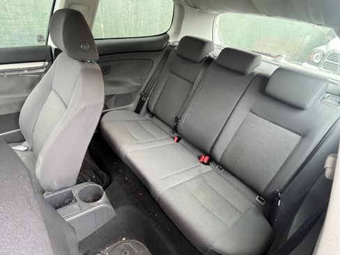 Used 2007 Volkswagen Rabbit 2-Door FWD image 6