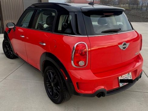 Used 2011 MINI Cooper Countryman S image 2