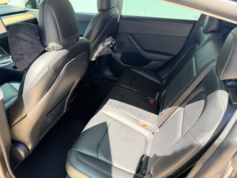 Used 2022 Tesla Model Y Performance image 23