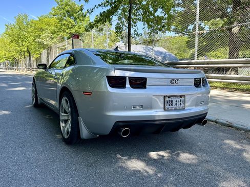 Used 2010 Chevrolet Camaro SS w/ RS Package RWD image 12