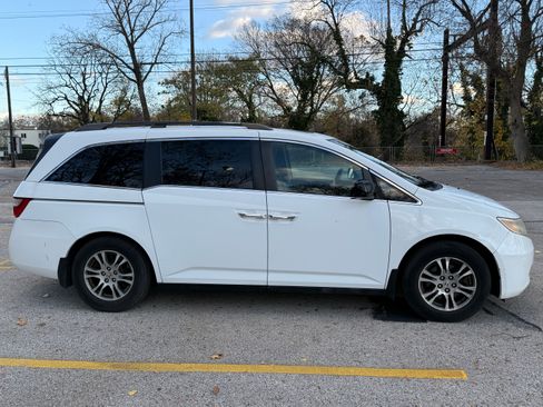 Used 2011 Honda Odyssey EX-L image 2