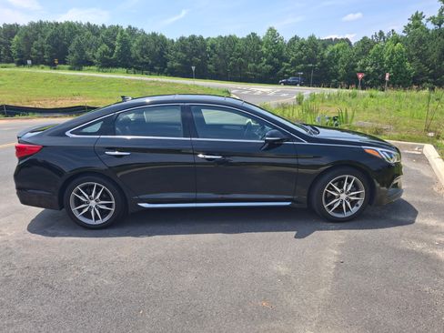 Used 2015 Hyundai Sonata Sport 2.0T w/ Option Group 07 image 9