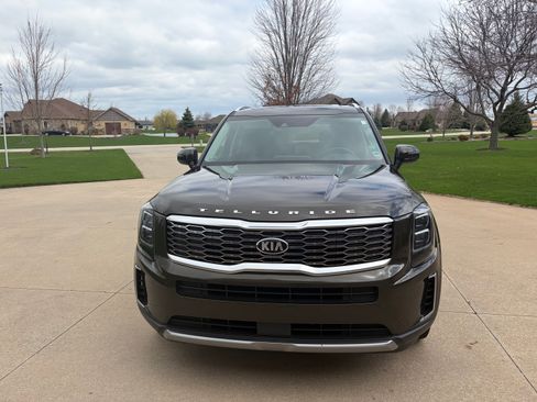 Used 2021 Kia Telluride EX w/ EX Premium Package image 5