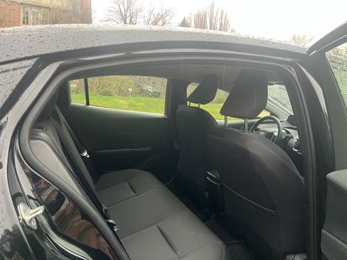 Used 2024 Toyota Prius LE AWD/4WD image 16