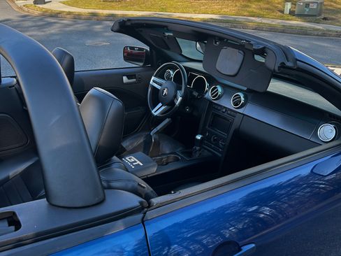 Used 2006 Ford Mustang GT Premium image 14