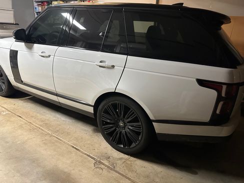 Used 2019 Land Rover Range Rover HSE image 4