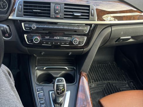 Used 2017 BMW 330i Gran Turismo xDrive image 9