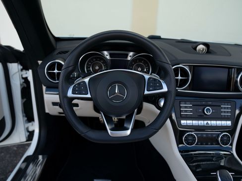 Used 2020 Mercedes-Benz SL 450 image 5