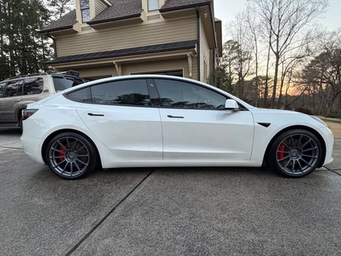 Used 2021 Tesla Model 3 Performance image 9
