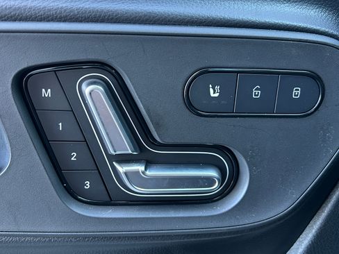 Used 2024 Mercedes-Benz eSprinter 170 Cargo image 17