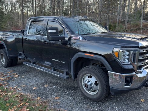 Used 2023 GMC Sierra 3500 SLE image 2