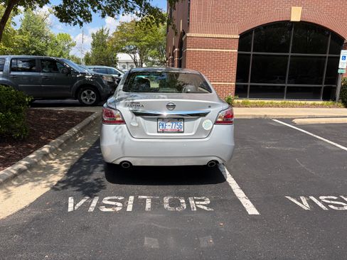 Used 2015 Nissan Altima 2.5 S w/ Power Driver Seat Package FWD image 1