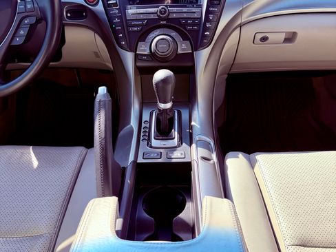 Used 2011 Acura TL Sedan 4D image 4