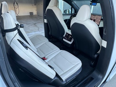 Used 2023 Tesla Model X AWD/4WD image 12