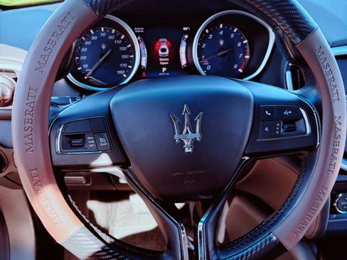 Used 2015 Maserati Ghibli image 20