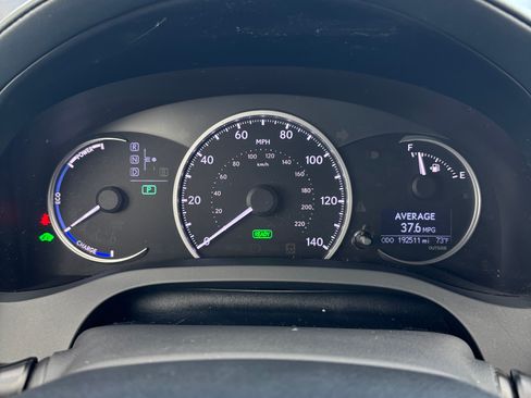 Used 2011 Lexus CT 200h Premium w/ Premium Audio Pkg image 6