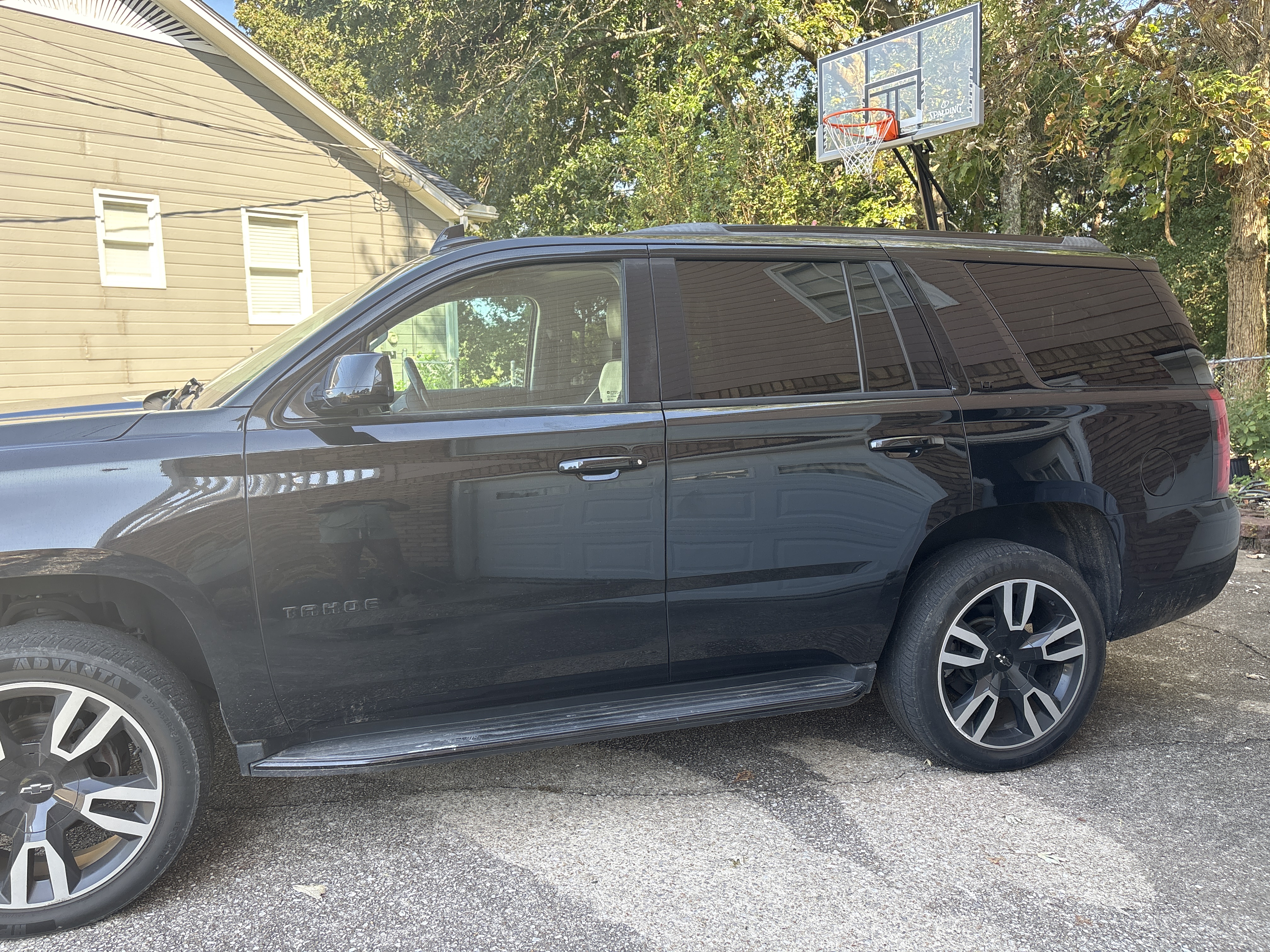 Used 2019 Chevrolet Tahoe LT w/ RST Edition RWD image 4
