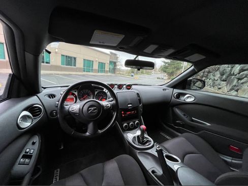 Used 2011 Nissan 370Z NISMO image 15