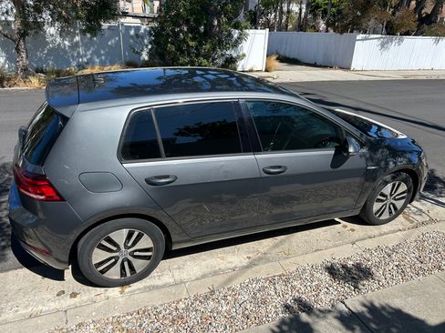 Used 2019 Volkswagen e-Golf SEL Premium image 8