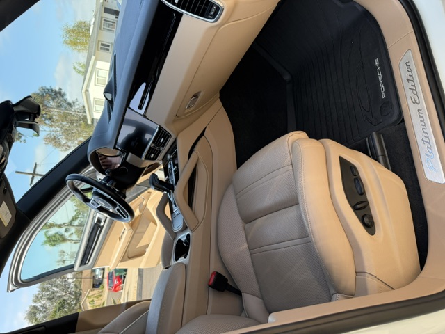 Used 2022 Porsche Cayenne Platinum Edition AWD/4WD image 10