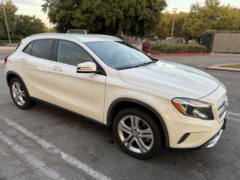 Used 2017 Mercedes-Benz GLA 250 4MATIC image 9