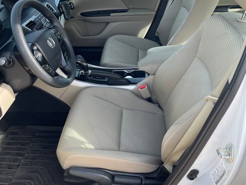 Used 2016 Honda Accord LX image 18