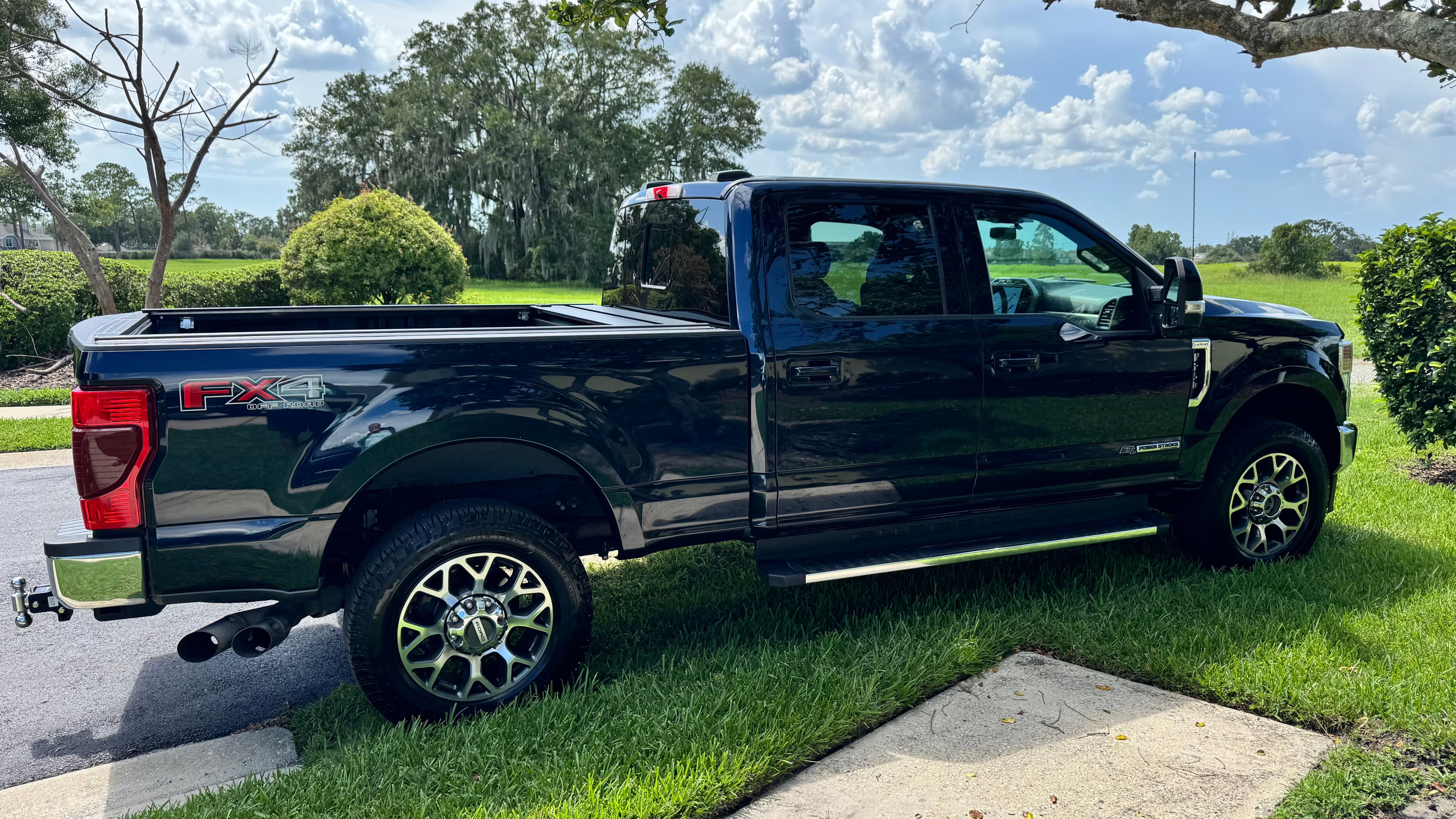 Used 2022 Ford F250 Lariat w/ Lariat Value Package AWD/4WD image 5