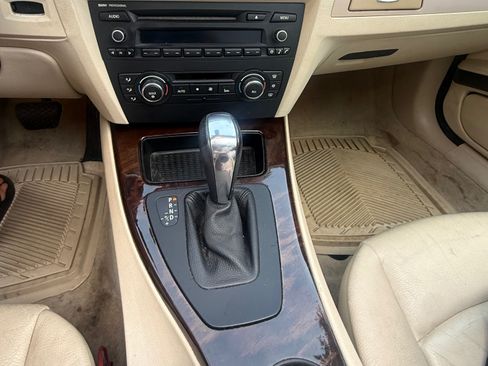 Used 2012 BMW 328i Convertible RWD image 3