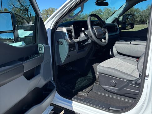 Used 2024 Ford F250 XL w/ STX Appearance Package image 18
