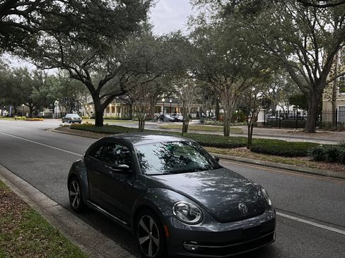 Used 2013 Volkswagen Beetle Turbo image 16