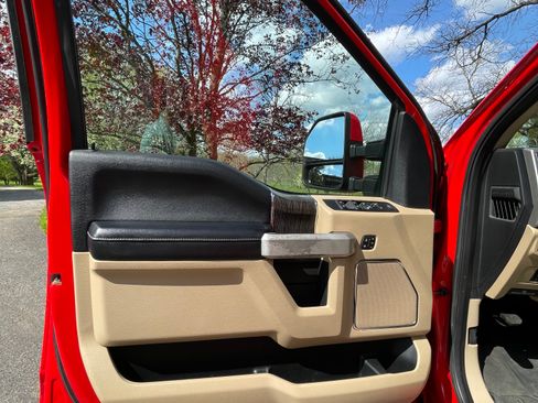 Used 2020 Ford F350 Lariat w/ Lariat Value Package AWD/4WD image 19