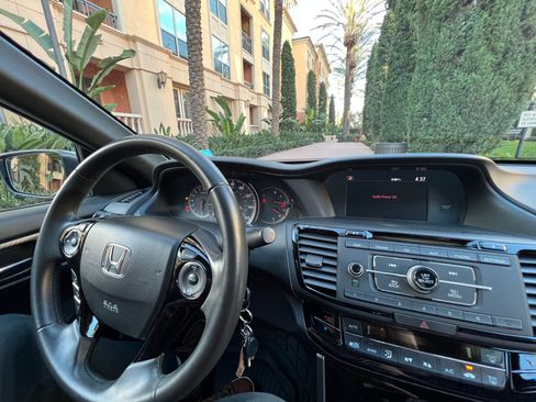 Used 2017 Honda Accord Sport image 26