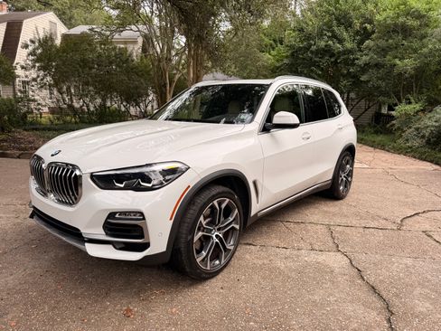 Used 2021 BMW X5 sDrive40i w/ Premium Package image 2