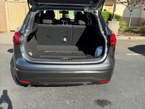 Used 2018 Nissan Rogue Sport S image 22