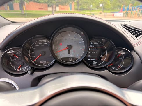 Used 2015 Porsche Cayenne S AWD/4WD image 8