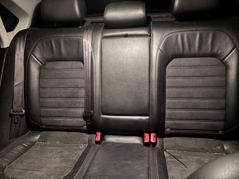 Used 2015 Volkswagen Passat TDI SEL Premium image 11