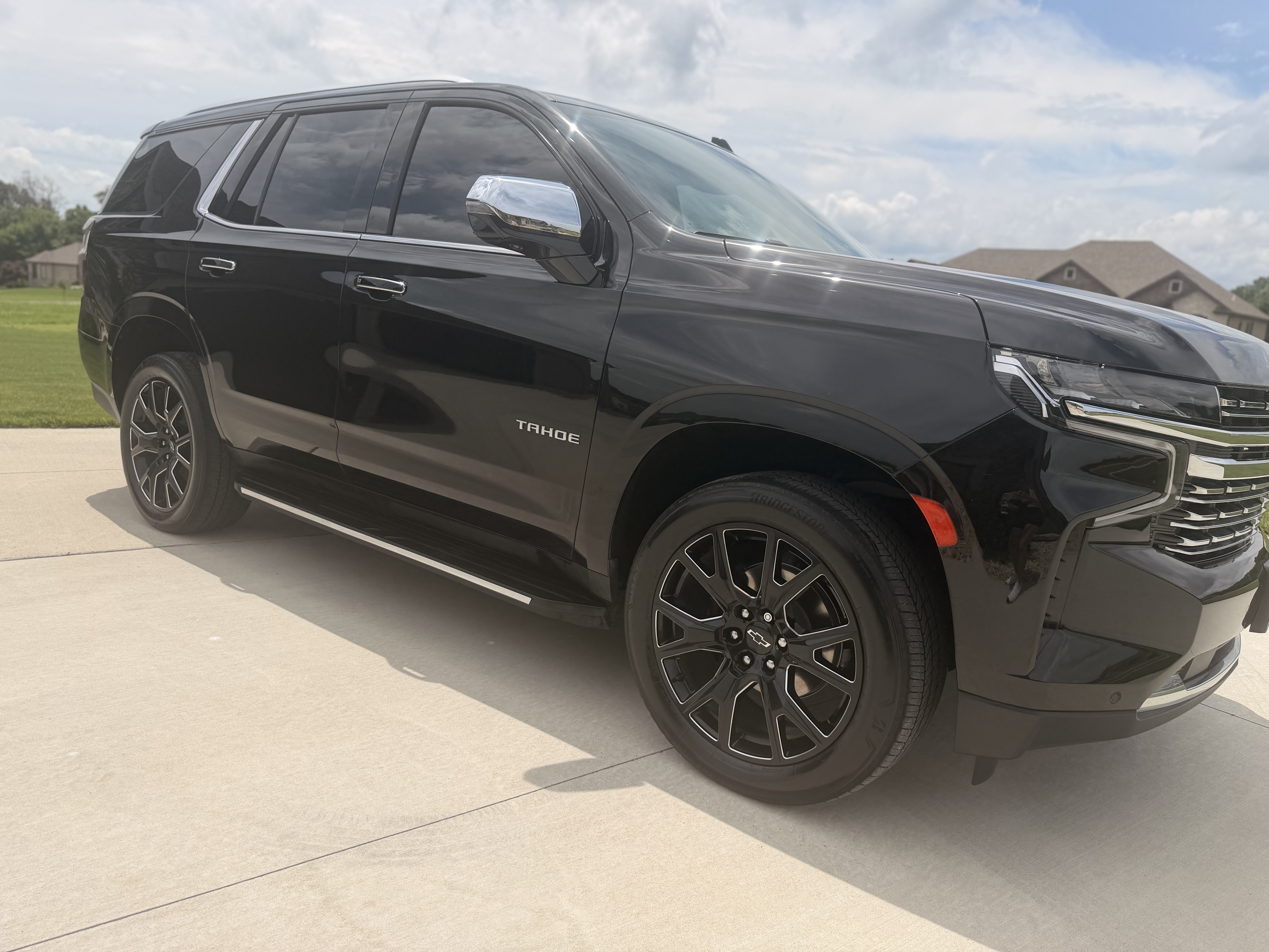 Used 2023 Chevrolet Tahoe Premier AWD/4WD image 4