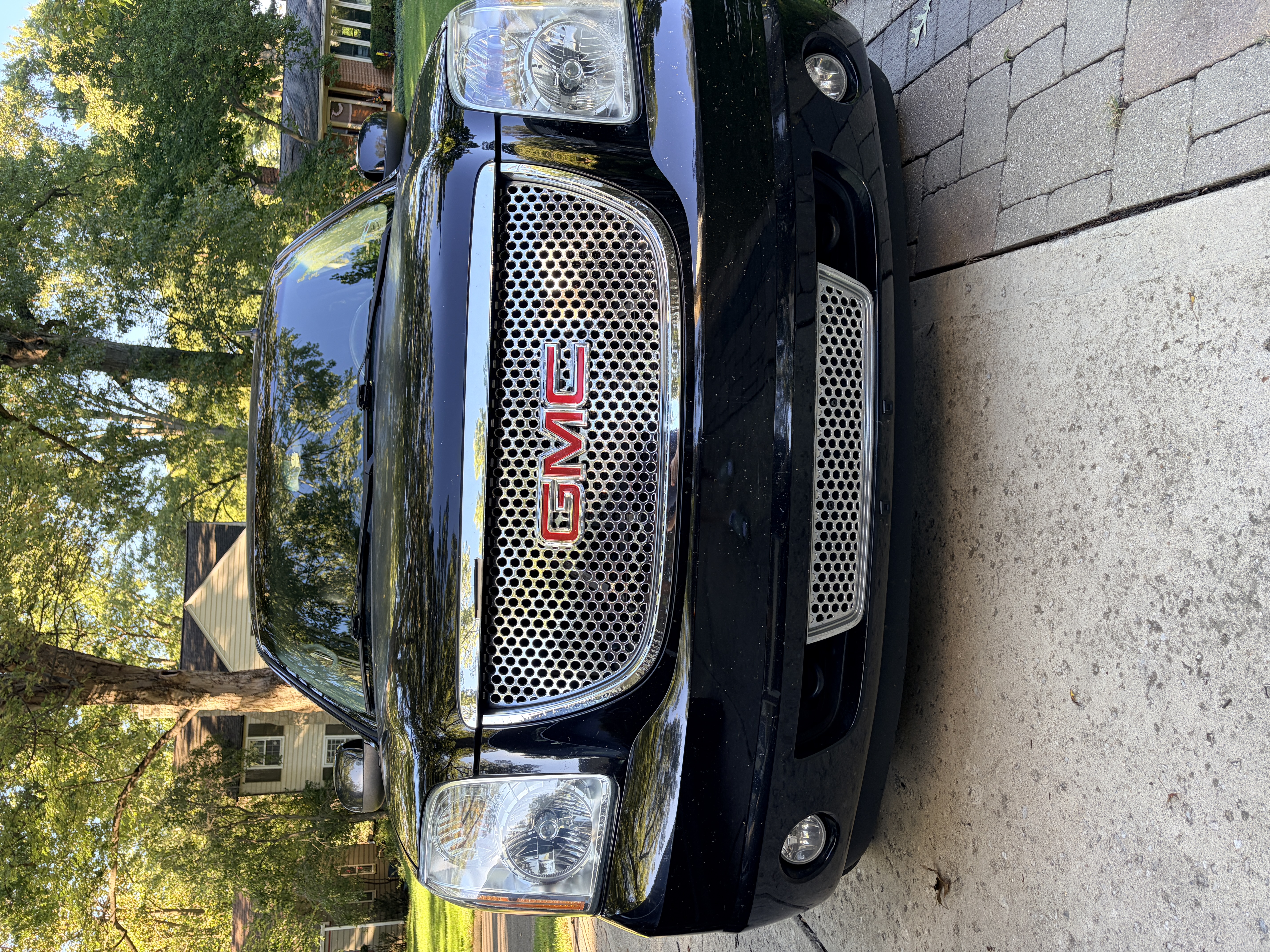 Used 2013 GMC Yukon Denali AWD/4WD image 2