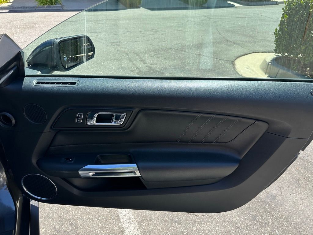 Used 2015 Ford Mustang Premium RWD image 13